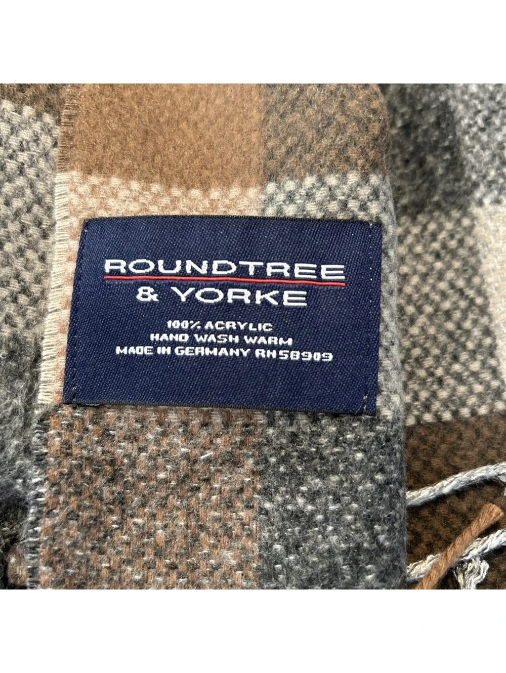Roundtree & York Men’s Scarves (3)